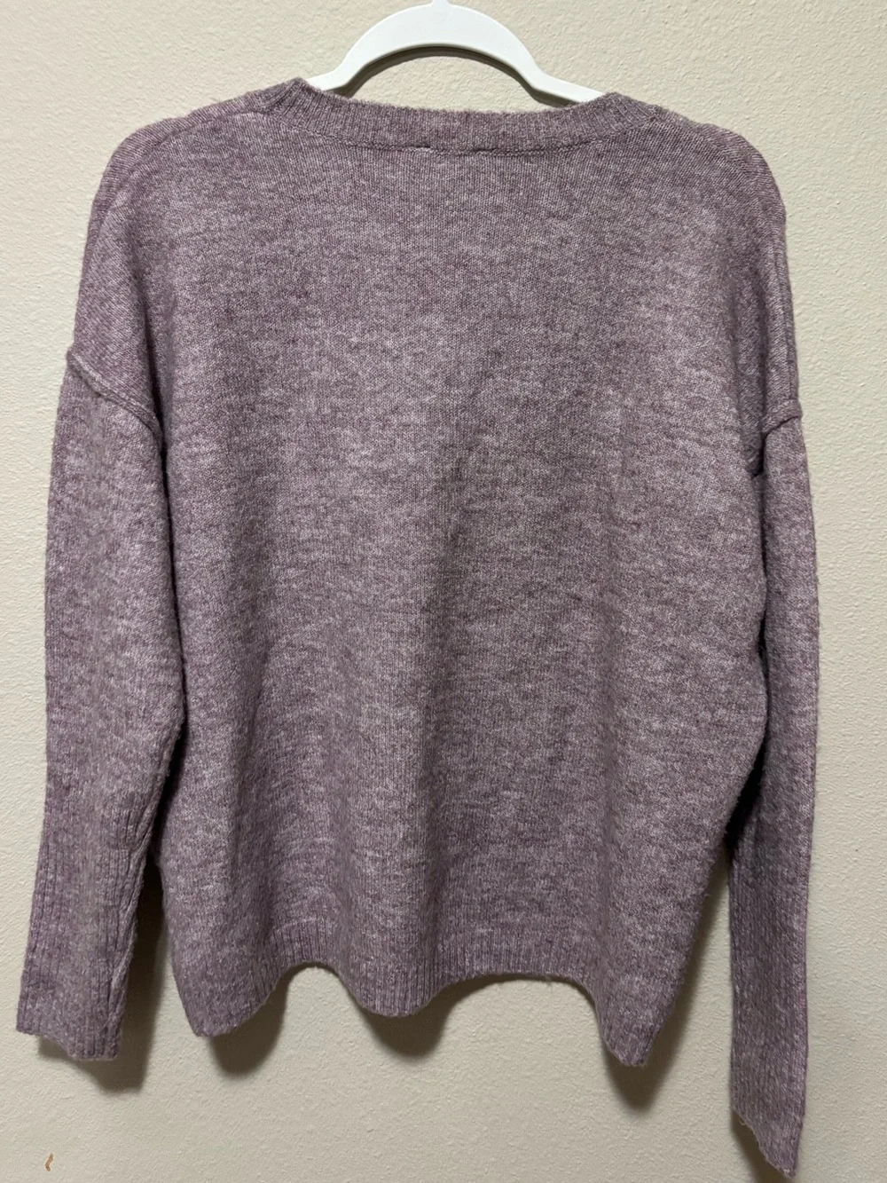 Legendary Outfitters Lavender Crewneck Sweater, Size Medium
